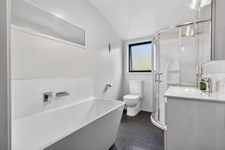 Photo of property in 2 Cambridge Lane, Mangawhai, 0505