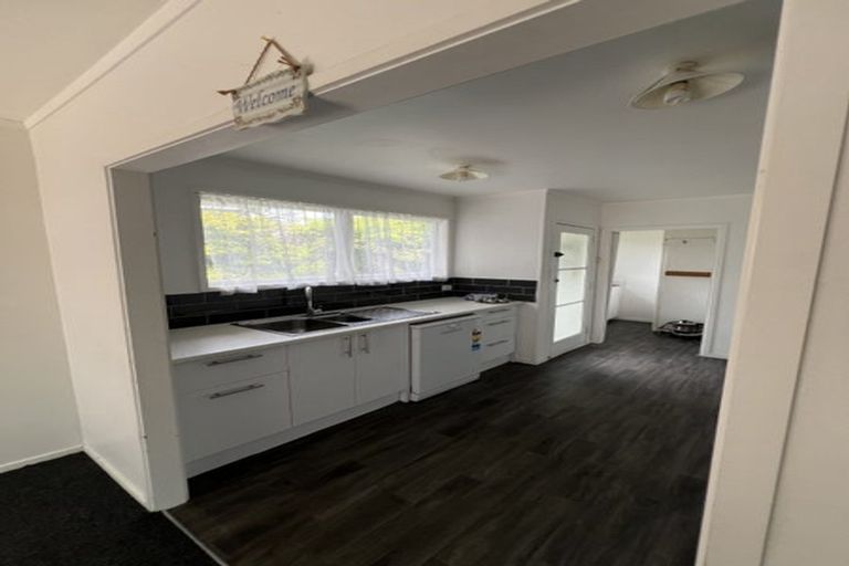 Photo of property in 38 Neal Avenue, Glenfield, Auckland, 0629