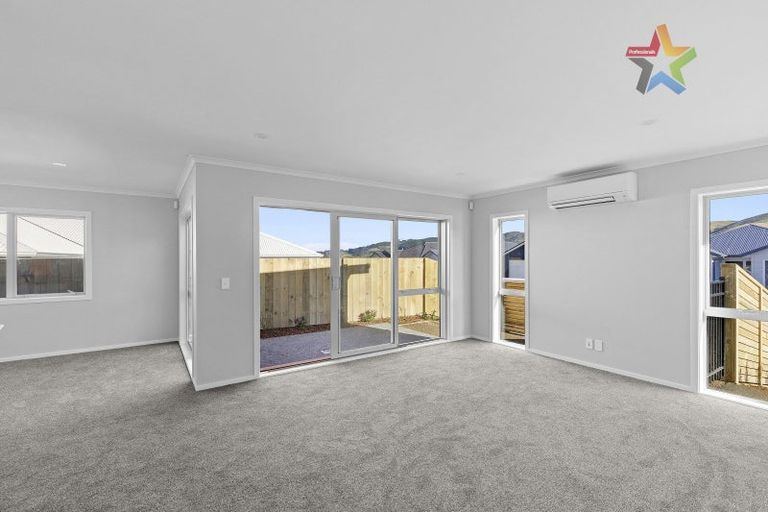 Photo of property in 6 Kairaumati Crescent, Kelson, Lower Hutt, 5010