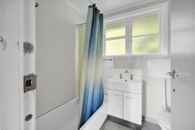 Photo of property in 82 Glenpark Avenue, Frankleigh Park, New Plymouth, 4310