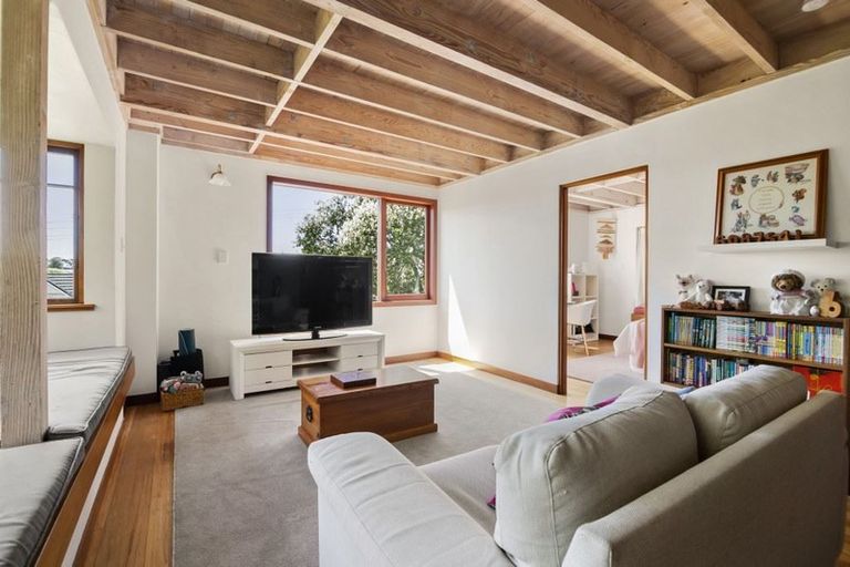 Photo of property in 9 Aotearoa Terrace, Murrays Bay, Auckland, 0630