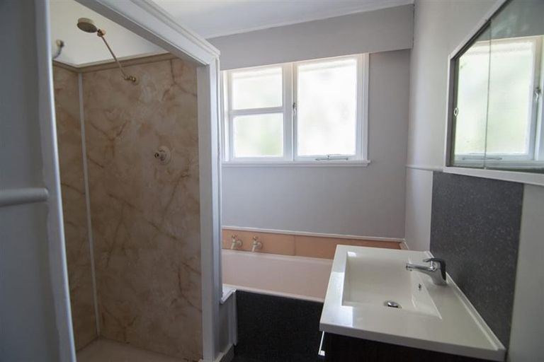 Photo of property in 63 Paul Crescent, Fairfield, Hamilton, 3214