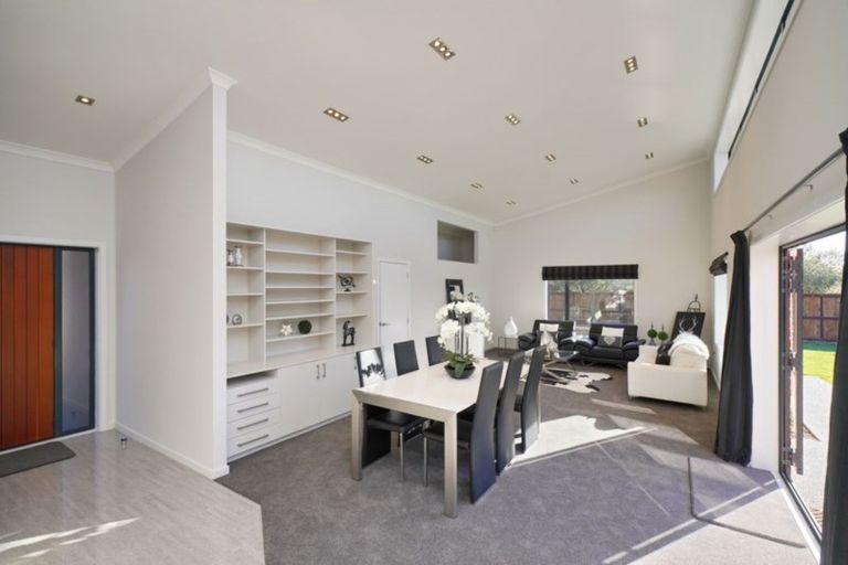 Photo of property in 46 Foresters Crescent, Parklands, Christchurch, 8083