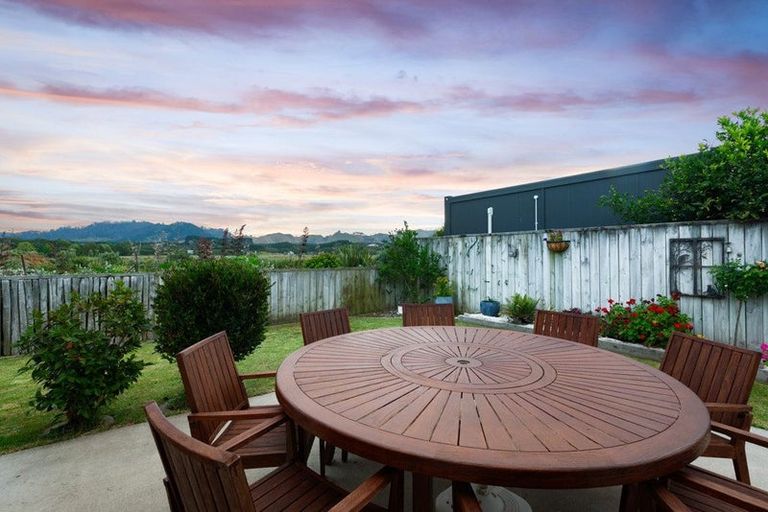 Photo of property in 15 Reel Road, Athenree, Waihi Beach, 3611