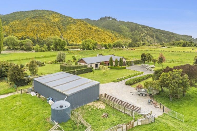 Photo of property in 19 Whiting Drive, Wakefield, 7025