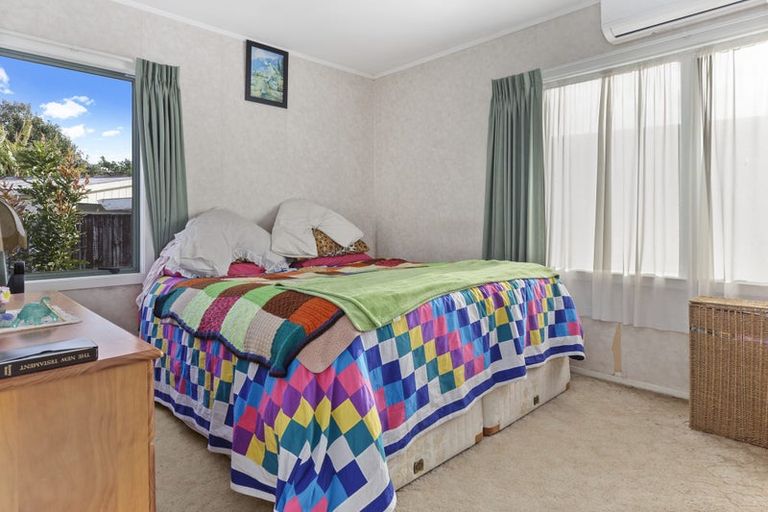 Photo of property in 11 Primrose Place, Manurewa, Auckland, 2102