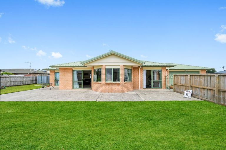 Photo of property in 15 Kittyhawk Place, Melville, Hamilton, 3206