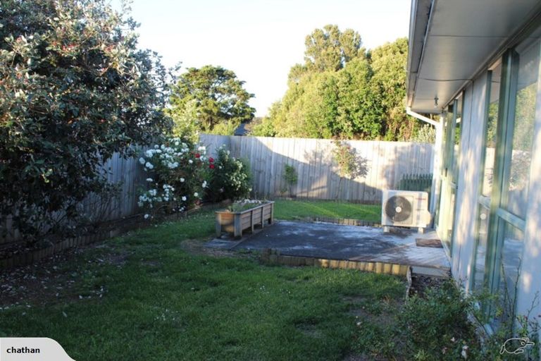 Photo of property in 76a Hepburn Road, Glendene, Auckland, 0602