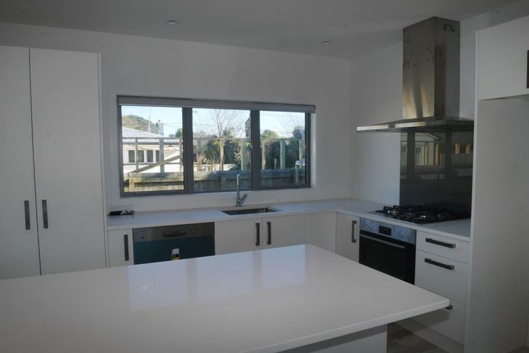 Photo of property in 5a Wairere Grove, Paraparaumu, 5032