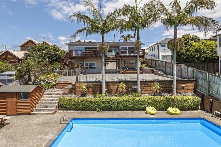 Photo of property in 61 Carlisle Road, Torbay, Auckland, 0630