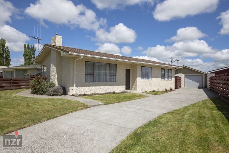 Photo of property in 37 Humphries Place, Awapuni, Palmerston North, 4412
