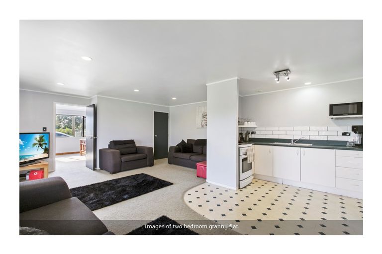 Photo of property in 27 Whatapaka Road, Karaka, Papakura, 2580