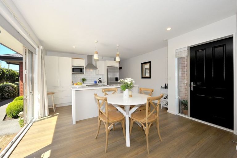 Photo of property in 2/36 Tuckers Road, Redwood, Christchurch, 8051