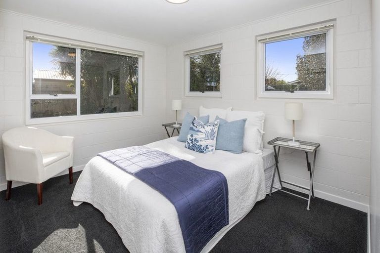 Photo of property in 8a Rosedale Place, Avonhead, Christchurch, 8042