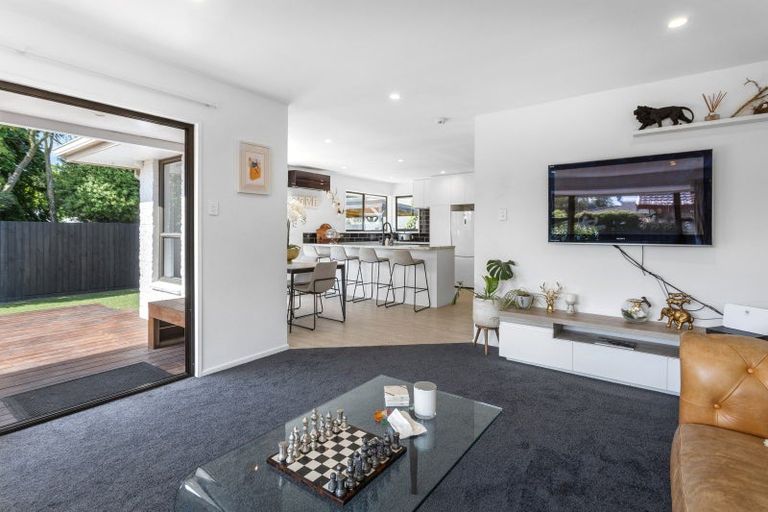 Photo of property in 2/12 Camrose Place, Ilam, Christchurch, 8041