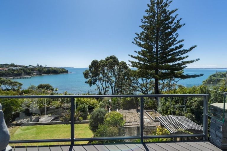 Photo of property in 7 Bournemouth Terrace, Murrays Bay, Auckland, 0630