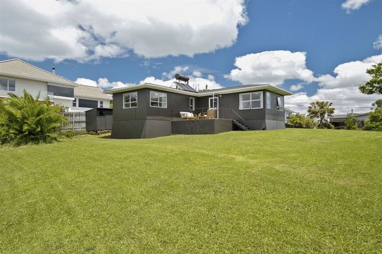 Photo of property in 97 Tiri Road, Tindalls Beach, Whangaparaoa, 0930
