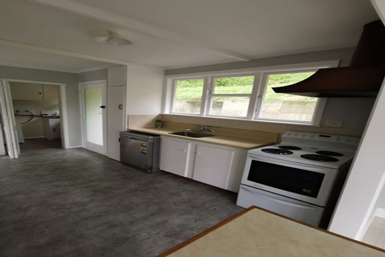 Photo of property in 10 Korokoro Road, Korokoro, Lower Hutt, 5012