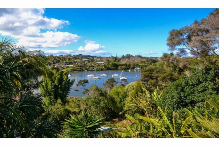 Photo of property in 22 Riverview Road, Kerikeri, 0230