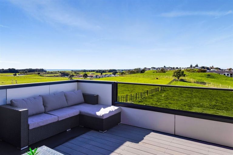 Photo of property in 16a Links Drive, Waiwhakaiho, New Plymouth, 4312