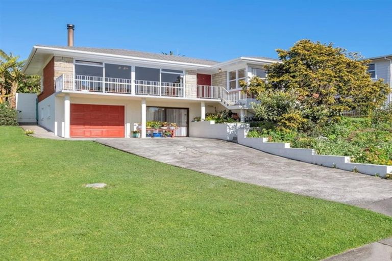 Photo of property in 17 Larne Avenue, Pakuranga Heights, Auckland, 2010