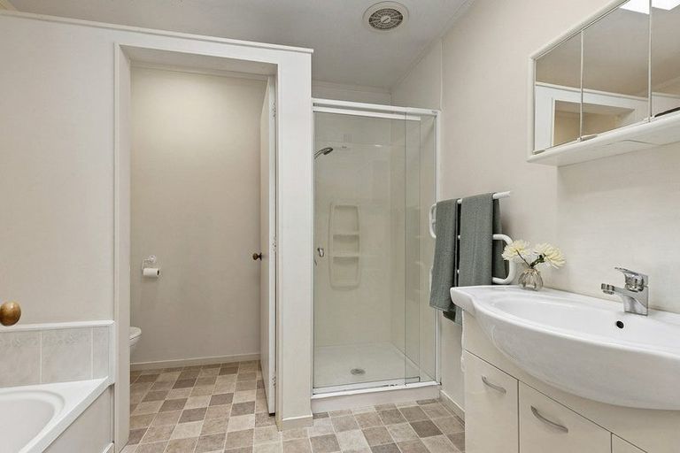 Photo of property in 4/63 Main Road, Titahi Bay, Porirua, 5022