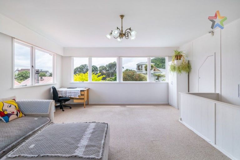Photo of property in 18 Kauri Street, Eastbourne, Lower Hutt, 5013