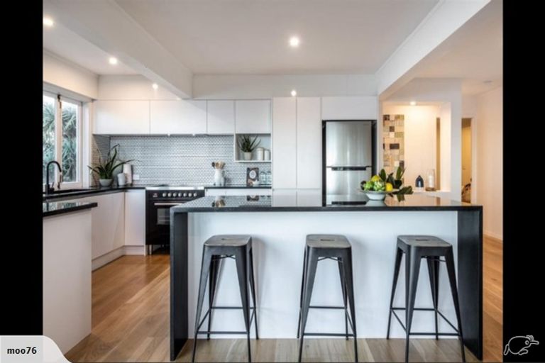 Photo of property in 2/259 Hurstmere Road, Takapuna, Auckland, 0622