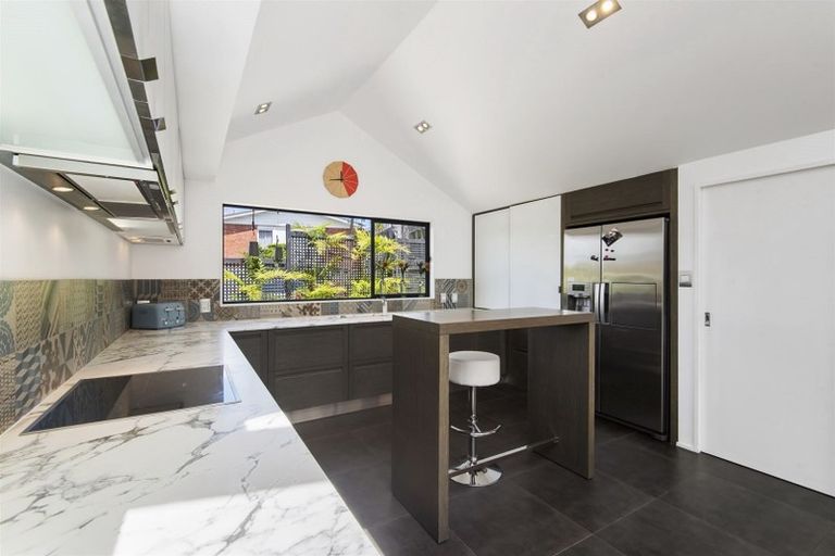 Photo of property in 7 Rangitoto Terrace, Milford, Auckland, 0620