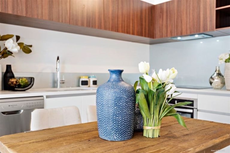 Photo of property in 5 Peony Mews, Oteha, Auckland, 0632