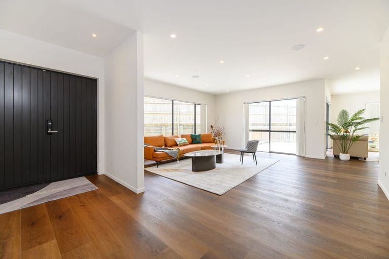 Photo of property in 5 Paitry Place, Swanson, Auckland, 0614