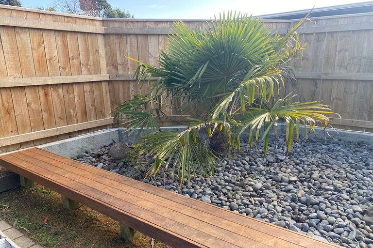 Photo of property in 6a Surrey Crescent, Hokowhitu, Palmerston North, 4410