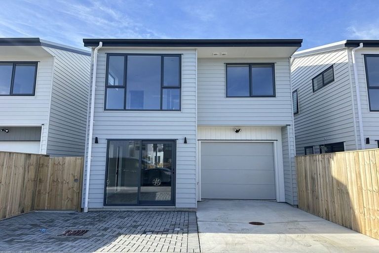 Photo of property in 11 Te Kaapia Road, Papakura, 2110