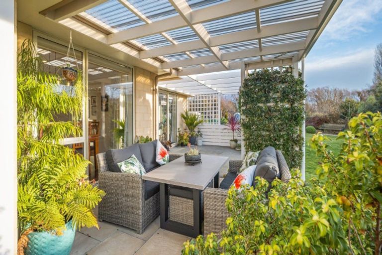 Photo of property in 14 Riverside Way, Amberley, 7410