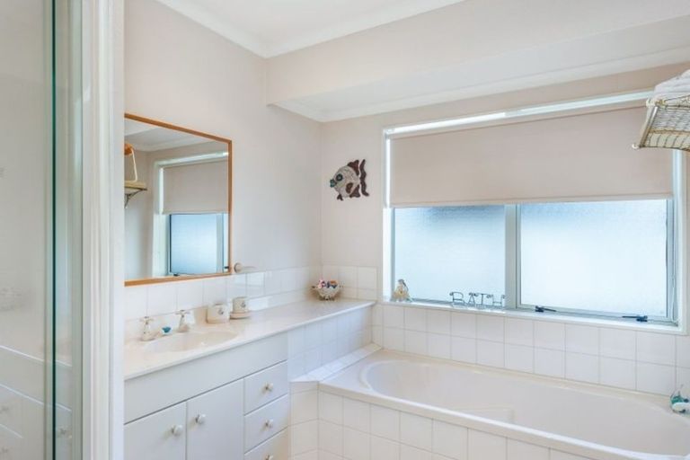 Photo of property in 6 Chatswood Place, Rototuna, Hamilton, 3210