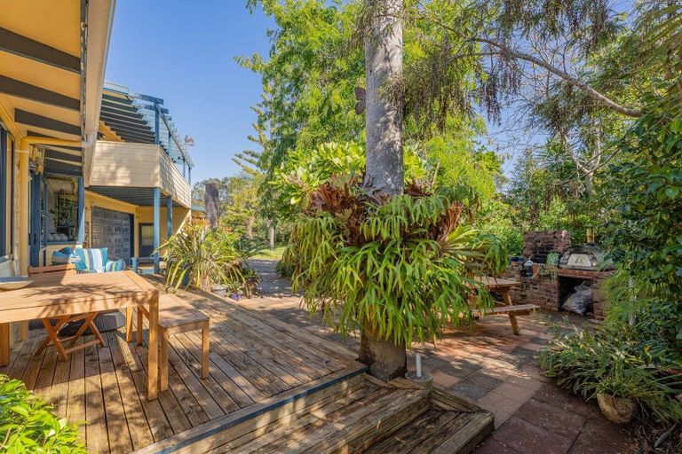 Photo of property in 15 Hilldale Crescent, Kuaotunu West, Whitianga, 3592