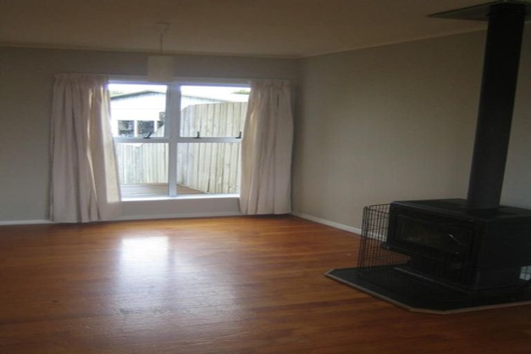 Photo of property in 72b Arimu Road, Papakura, 2110