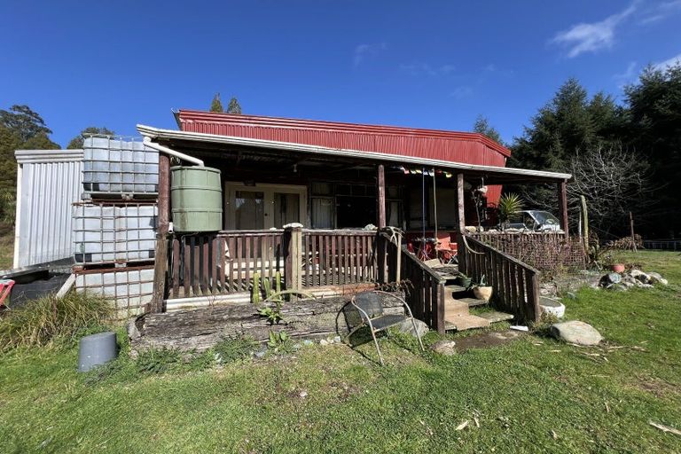 Photo of property in 137 Clifton Road, Kaiata, Greymouth, 7805