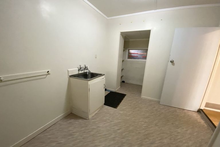 Photo of property in 27 Mahara Avenue, Birkenhead, Auckland, 0626