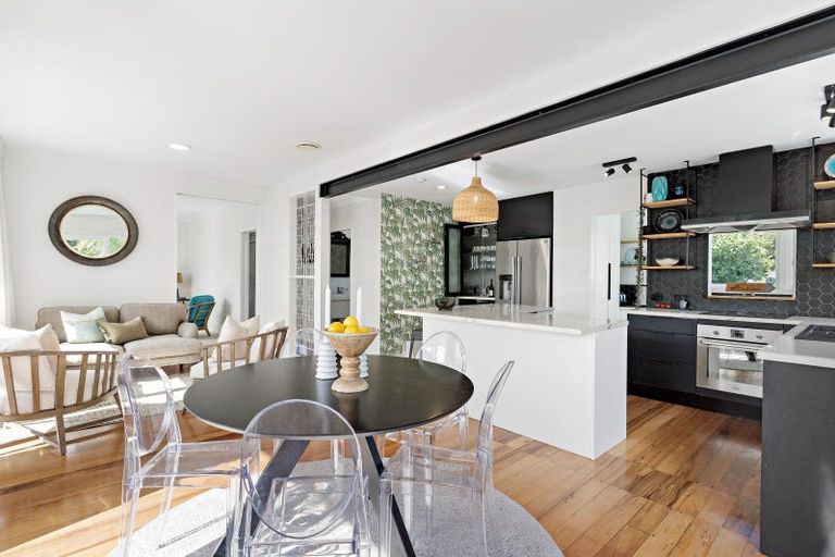 Photo of property in 17 Hillcrest Grove, Hillpark, Auckland, 2102