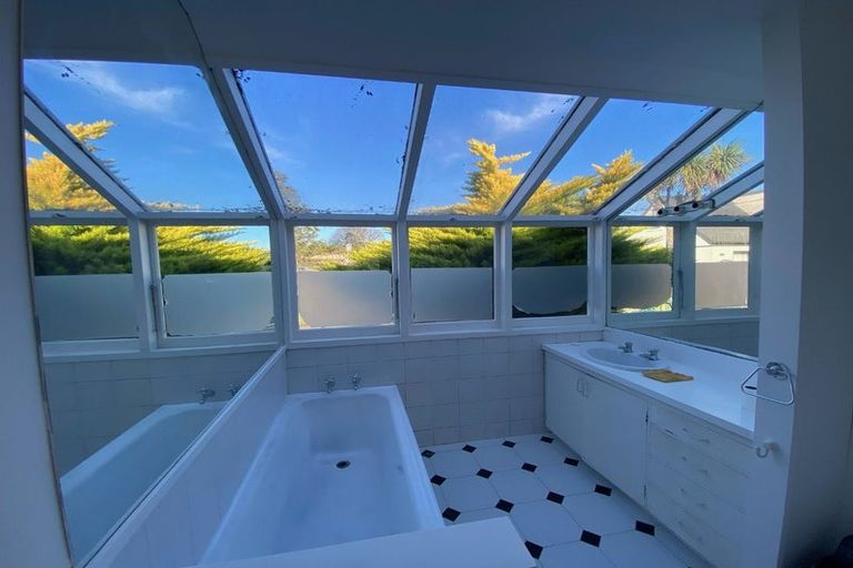 Photo of property in 8 Kahu Road, Riccarton, Christchurch, 8041