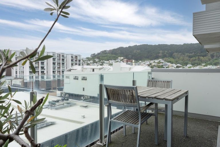 Photo of property in Trinity Apartments, 502/19 College Street, Te Aro, Wellington, 6011