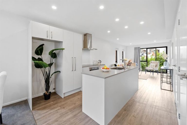 Photo of property in 8 Orca Drive, Stanmore Bay, Whangaparaoa, 0932