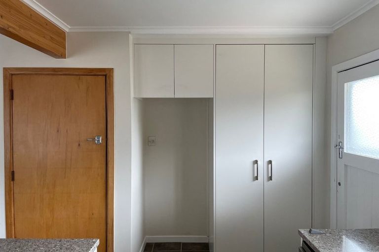 Photo of property in 41 Flanshaw Road, Te Atatu South, Auckland, 0610