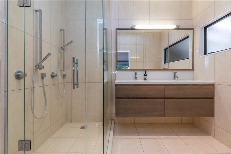 Photo of property in 312 Upper Harbour Drive, Greenhithe, Auckland, 0632