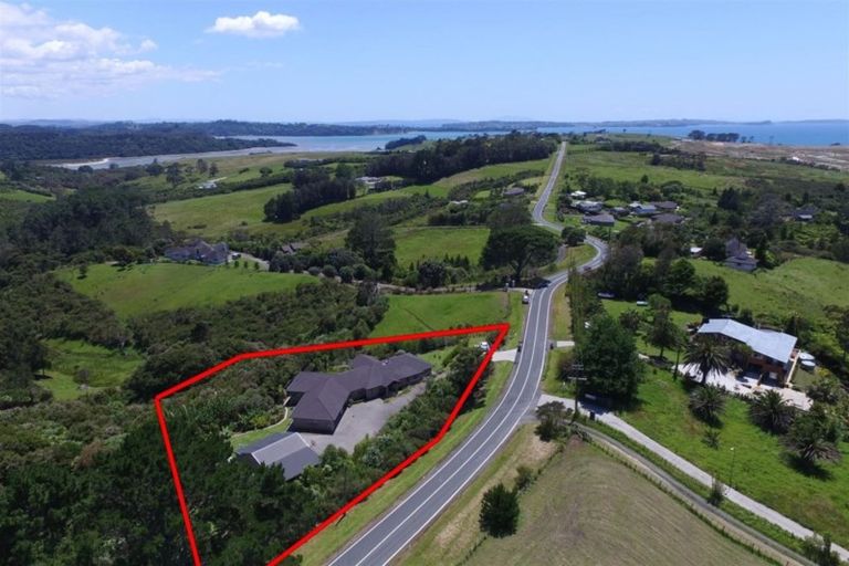 Photo of property in 81 Vaughans Road, Okura, Albany, 0792