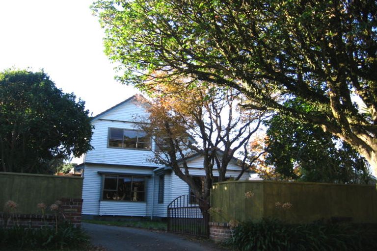 Photo of property in 5 Puriri Street, Woburn, Lower Hutt, 5010