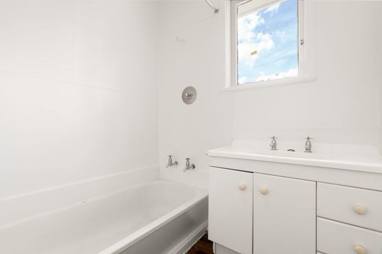 Photo of property in 29c Swaffield Road, Papatoetoe, Auckland, 2025