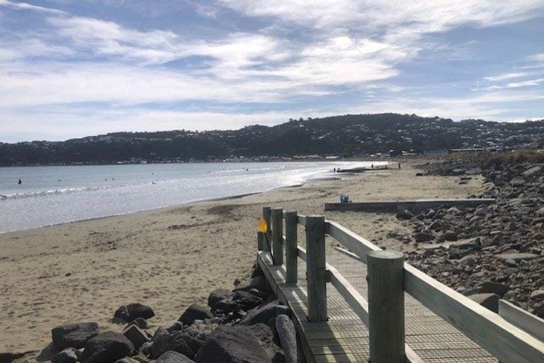 Photo of property in 17 Rua Street, Lyall Bay, Wellington, 6022