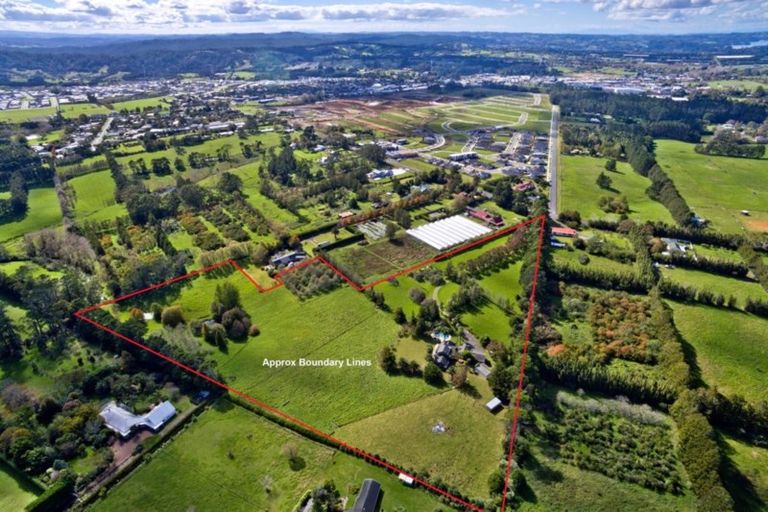 Photo of property in 116 Station Road, Kumeu, 0891